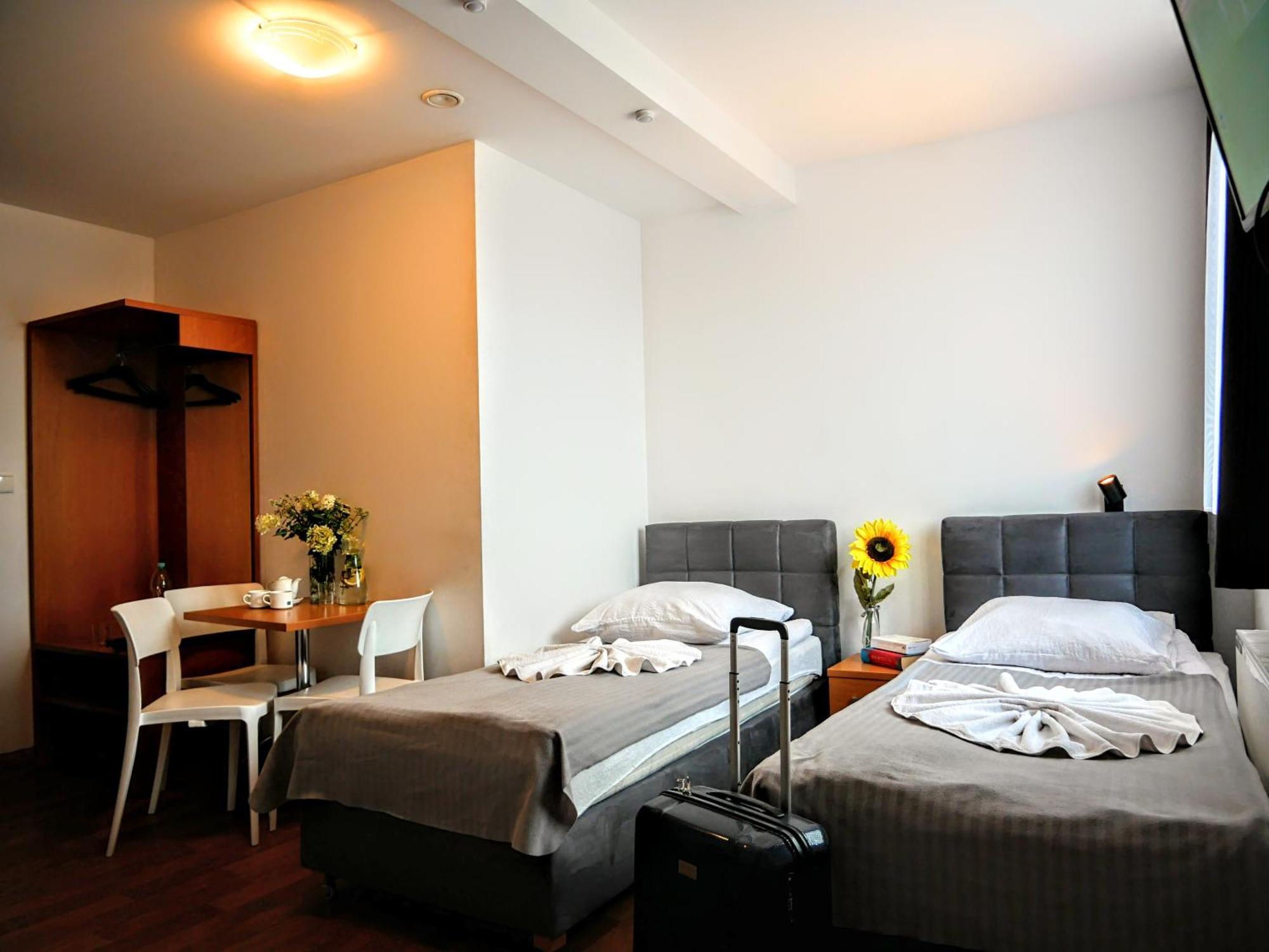 זילונקה Hostel Evotel מראה חיצוני תמונה